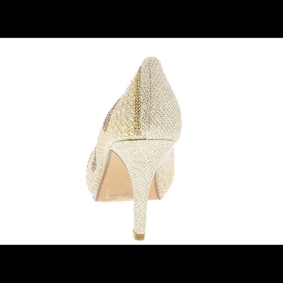 “Riley” Heels - Picture 2 of 3